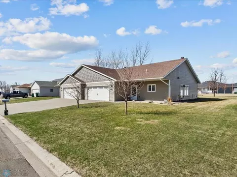 1829 12th St N, Wahpeton, ND 58075