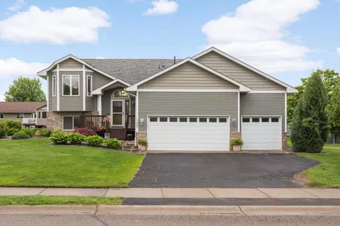 7033 Brian Dr, Centerville, MN 55038