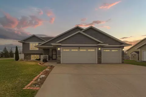 1301 Brentwood Cir, Faribault, MN 55021