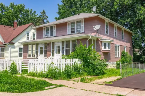 225-227 Baker St E, Saint Paul, MN 55107