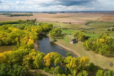 1323 230th Ave, Fairmont, MN 56031
