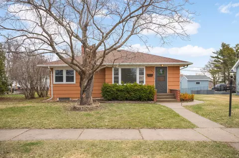 445 4th Ave SE, Milaca, MN 56353