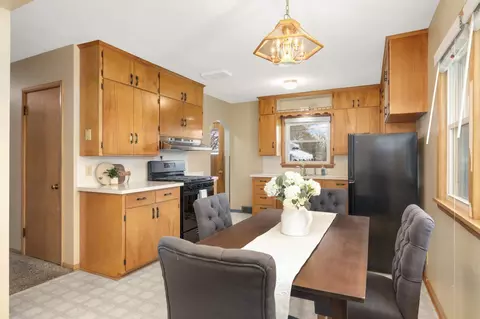 Dining - 445 4th Ave SE, Milaca, MN 56353 photo 1 of 5