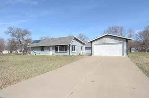 310 9th Ave S, Princeton, MN 55371