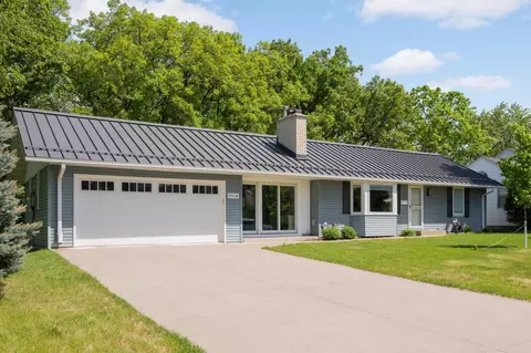 3612 W 57th St, Edina, MN 55410