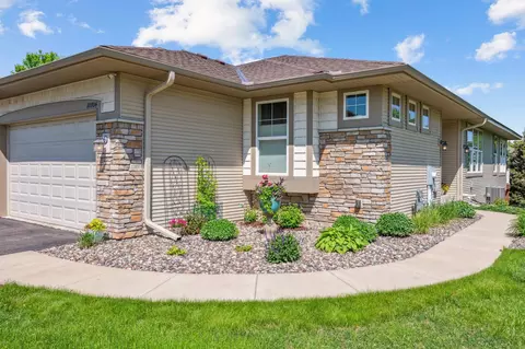 10704 Knollwood Ln, Woodbury, MN 55129