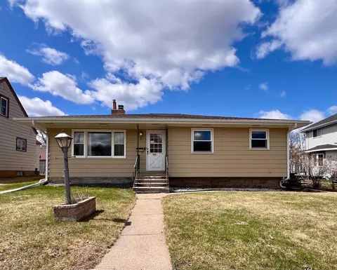 2807 7th Ave E, Hibbing, MN 55746