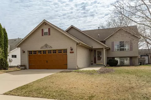 4516 Acorn Ln NW, Rochester, MN 55901