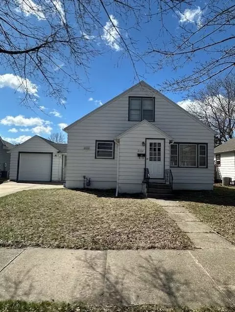 2102 1st Ave SE, Austin, MN 55912