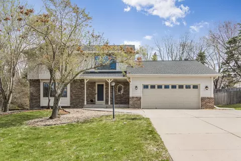 412 Highpoint Curv S, Maplewood, MN 55119