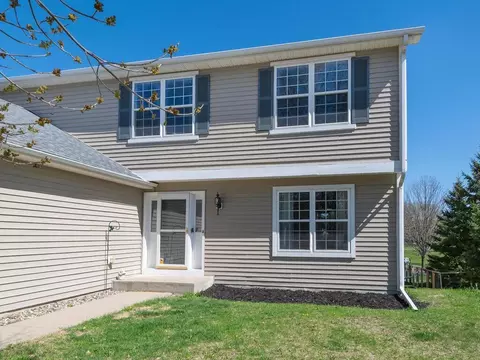 810 Gilfillan Ave, Carver, MN 55315