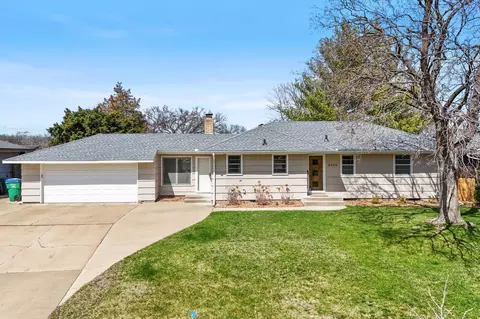 8206 Virginia Cir N, Saint Louis Park, MN 55426