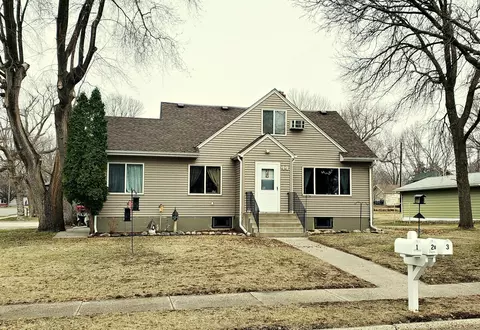 44 Elm Ave S, Maple Lake, MN 55358