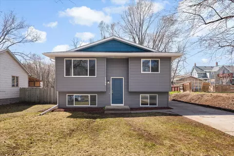 1369 Galtier St, Saint Paul, MN 55117