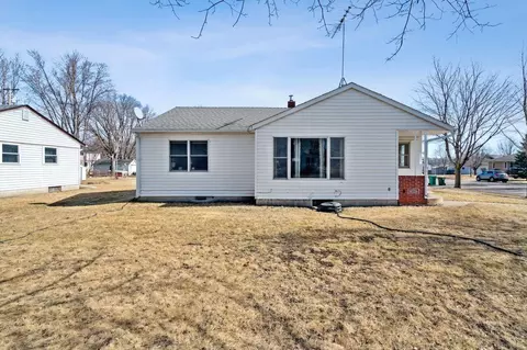Exterior - 1509 14th St E, Glencoe, MN 55336 photo 2 of 6