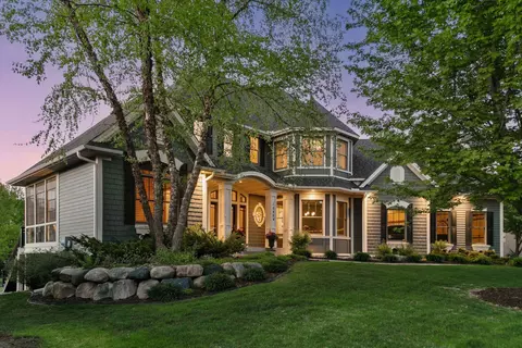 10864 Bentwater Ln, Woodbury, MN 55129