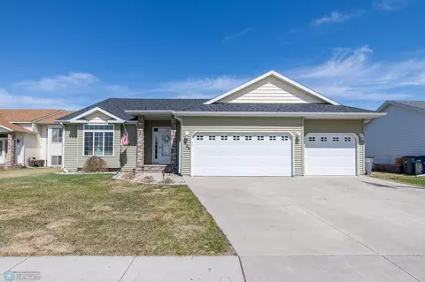 1526 44th Ave S, Moorhead, MN 56560