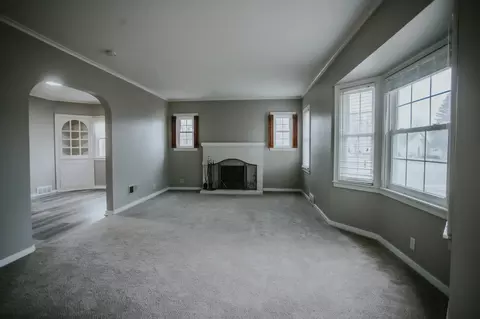 Living - 800 5th Ave SW, Austin, MN 55912 photo 3 of 5
