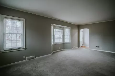 Living - 800 5th Ave SW, Austin, MN 55912 photo 4 of 5
