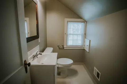 Bath - 800 5th Ave SW, Austin, MN 55912 photo 4 of 4