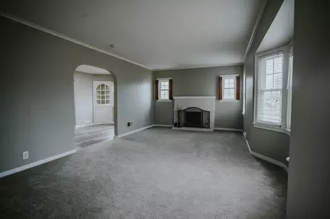 Living - 800 5th Ave SW, Austin, MN 55912 photo 2 of 5
