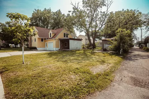 Exterior - 800 5th Ave SW, Austin, MN 55912 photo 3 of 8