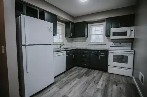 Kitchen - 800 5th Ave SW, Austin, MN 55912 photo 2 of 2