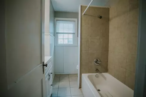 Entry Way - 800 5th Ave SW, Austin, MN 55912 photo 3 of 3