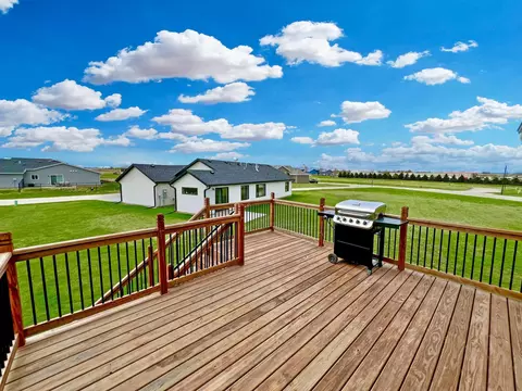 Exterior - 724 9th St, Wanamingo, MN 55983 photo 2 of 8