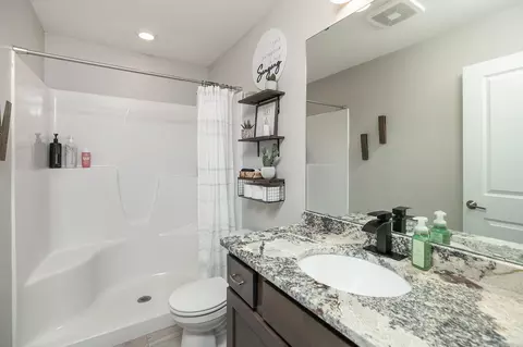 Bath - 724 9th St, Wanamingo, MN 55983 photo 1 of 2