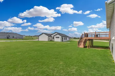Exterior - 724 9th St, Wanamingo, MN 55983 photo 6 of 8