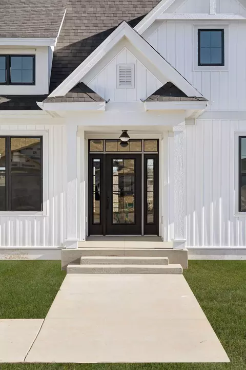 Exterior - 112 E Brewer St, Roberts, WI 54023 photo 3 of 10