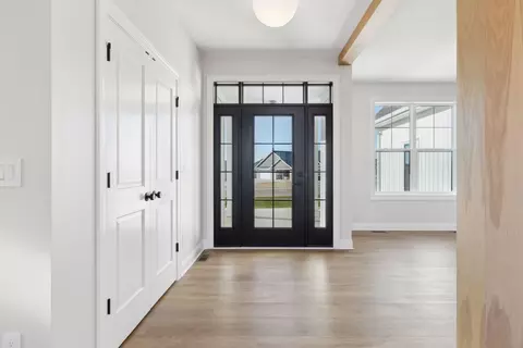 Entry Way - 112 E Brewer St, Roberts, WI 54023 photo 1 of 4