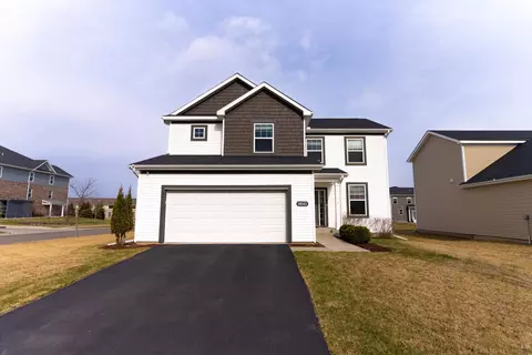 18102 Gladstone Trl, Lakeville, MN 55044