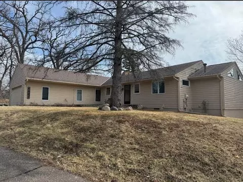 6667 Moorland Dr, Eden Prairie, MN 55346