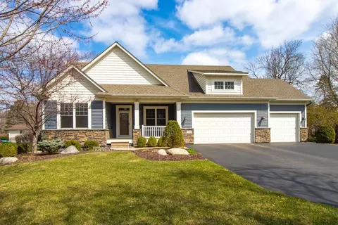 2102 Theresa St, Mendota Heights, MN 55120