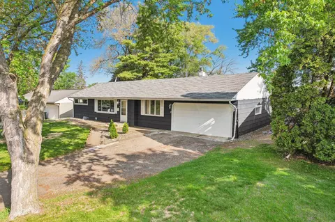 914 W 80 12 St, Bloomington, MN 55420