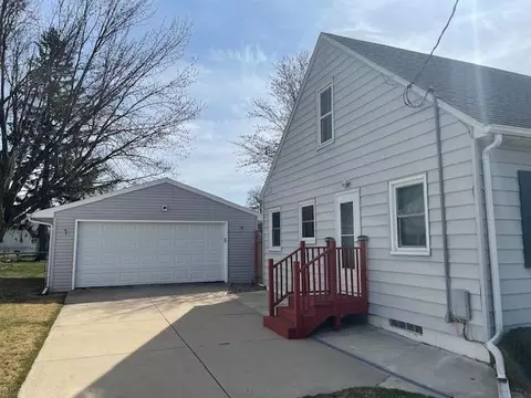 Exterior - 1804 1st Ave NE, Austin, MN 55912 photo 4 of 11