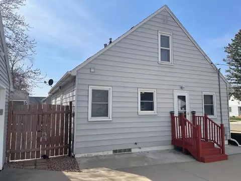 Exterior - 1804 1st Ave NE, Austin, MN 55912 photo 5 of 11
