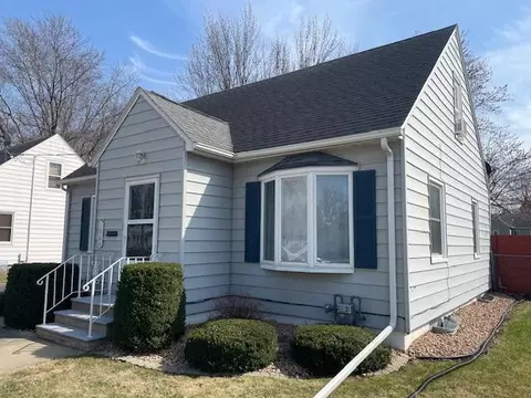 Exterior - 1804 1st Ave NE, Austin, MN 55912 photo 3 of 11