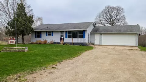 8626 Cedar Lake Blvd, Faribault, MN 55021