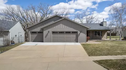 2316 Wilshire Ln NE, Rochester, MN 55906