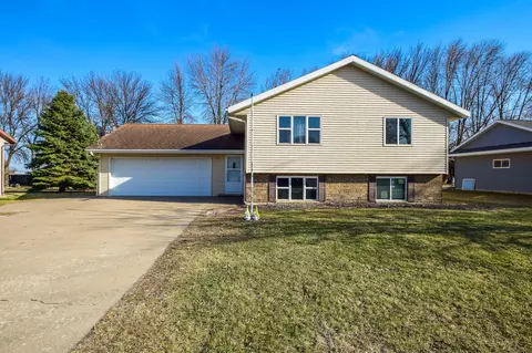 82 Robert St, Elrosa, MN 56325