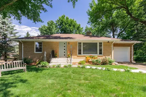 605 Butler Ave W, Mendota Heights, MN 55118