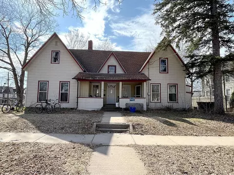 516 College St, Northfield, MN 55057
