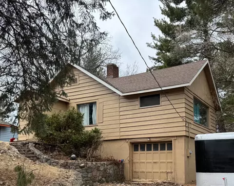 300 4th St, Walker, MN 56484