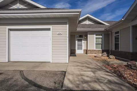 604 N Shore Dr, Detroit Lakes, MN 56501