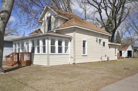 2125 5th St, White Bear Lake, MN 55110