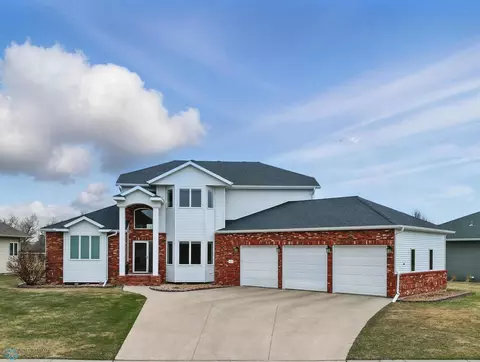 4114 Timberline Dr S, Fargo, ND 58104