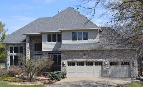 14905 Summit Oaks Dr, Burnsville, MN 55337